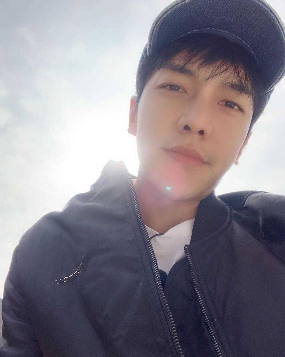 instagram.com/leeseunggi.official