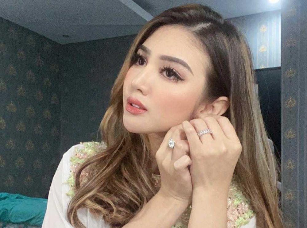 Berulang Tahun, 9 Potret Ariska Putri Pertiwi yang Makin Glowing