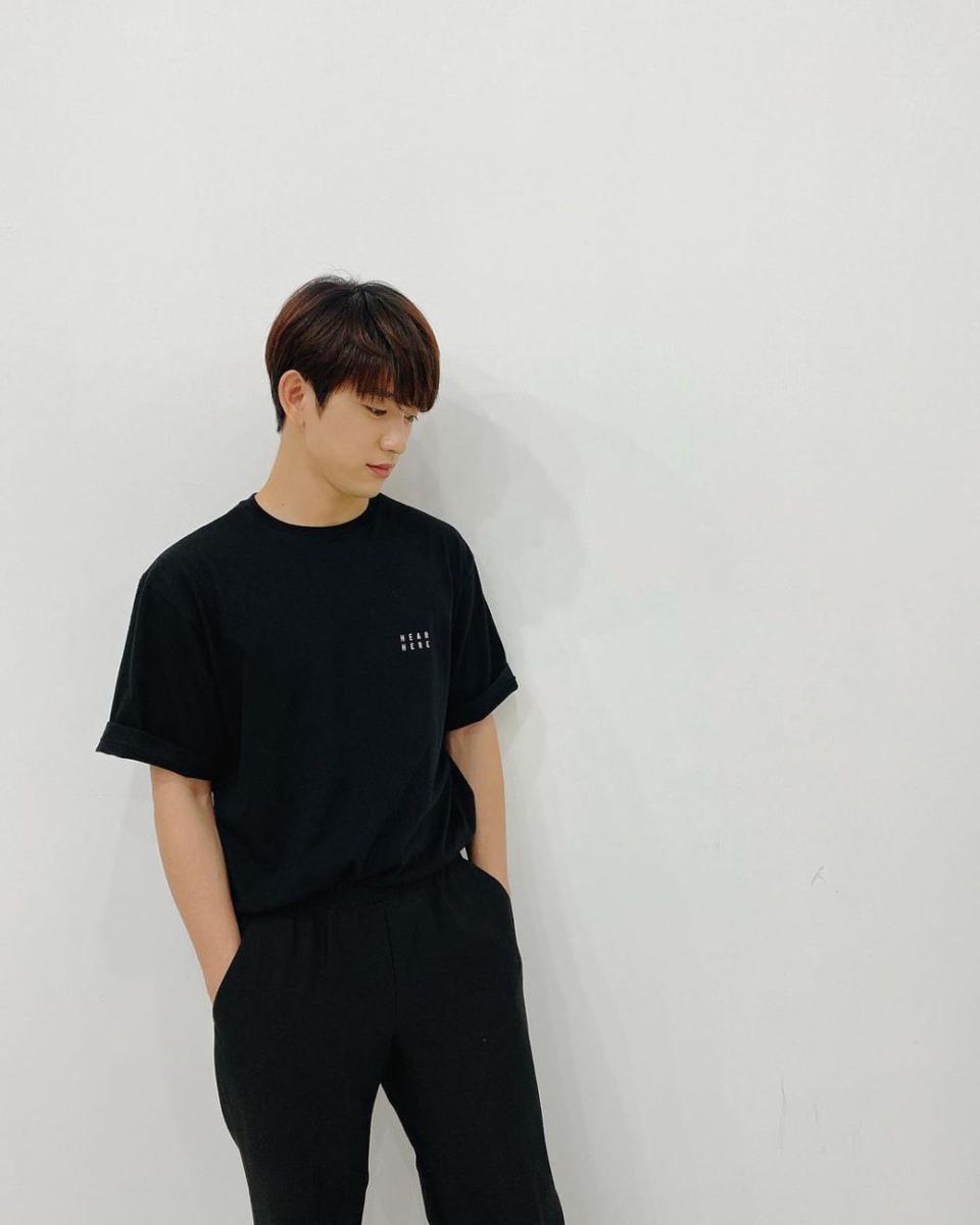 instagram.com/jinyoung_0922jy