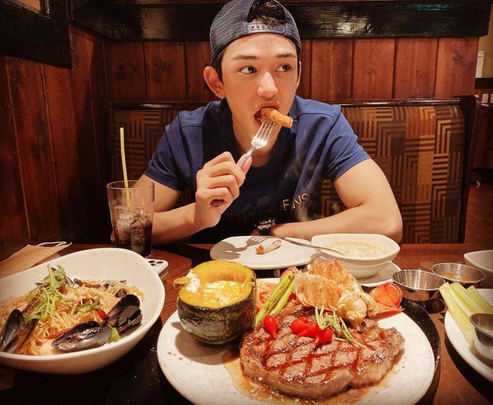 5 Makanan Lezat yang Sangat Dihindari oleh Para Idol KPop, Apa Saja?