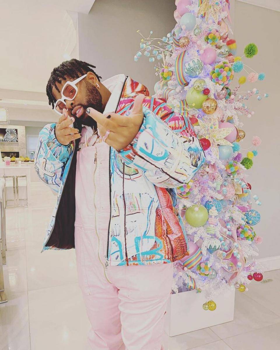 Instagram.com/pinksweats