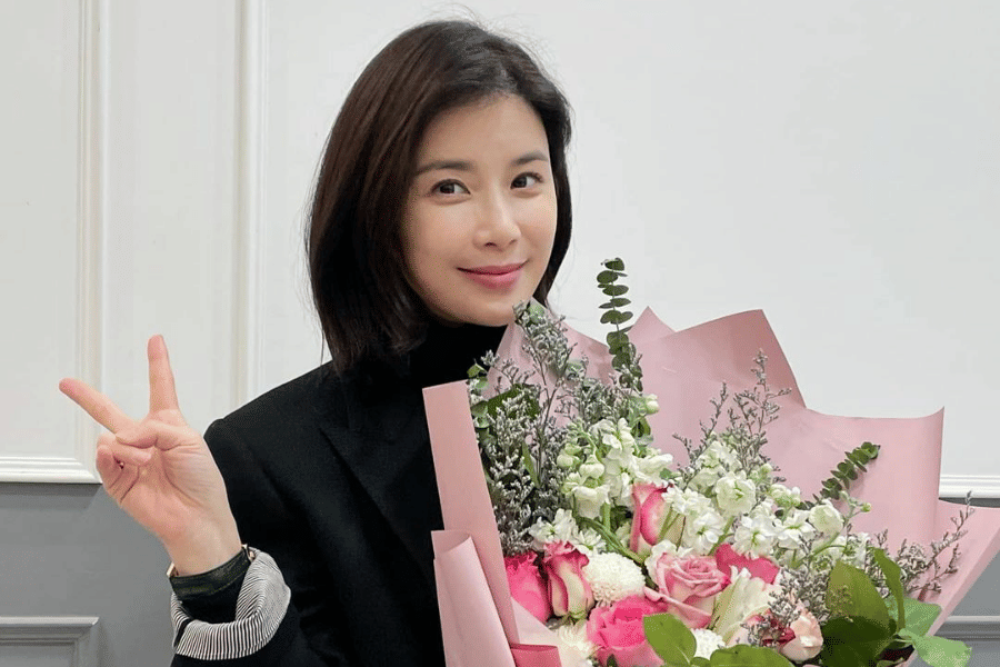 Genap 42 Tahun, 10 Potret Lee Bo Young yang Makin Awet Muda