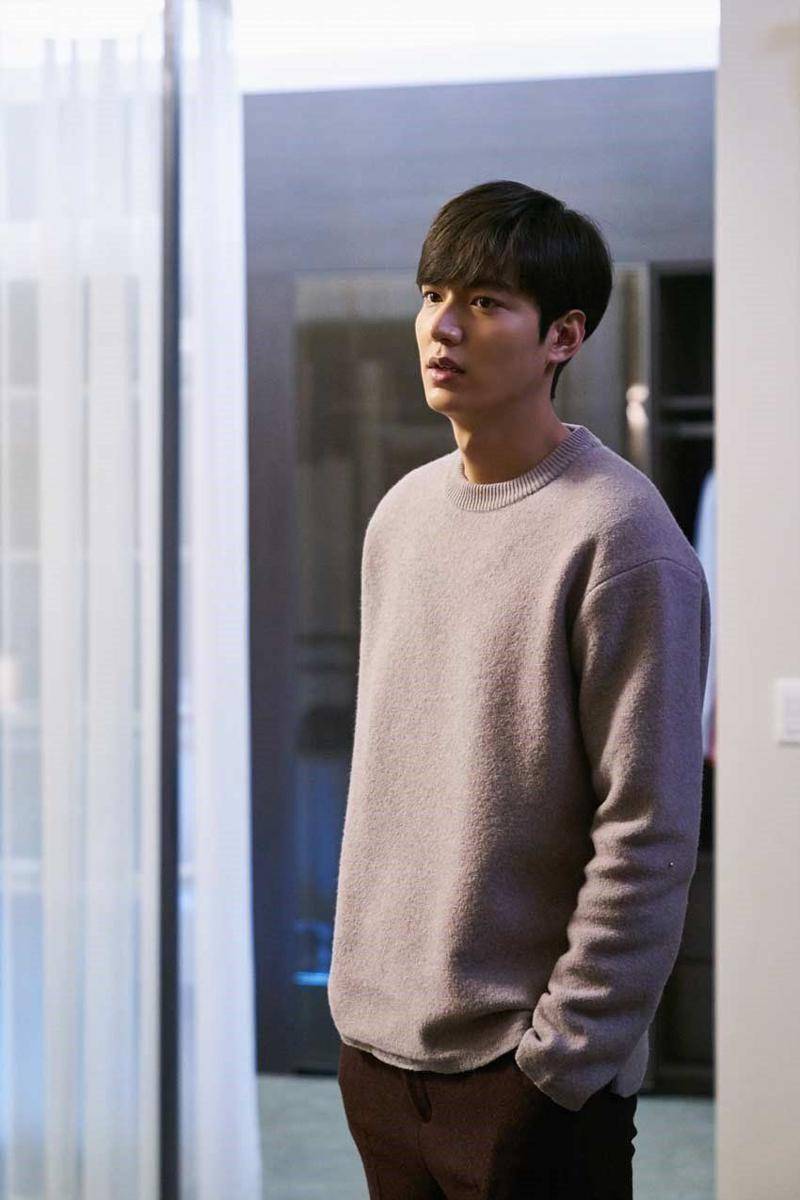 Gaya santai ala Lee Min Ho (hancinema.net)
