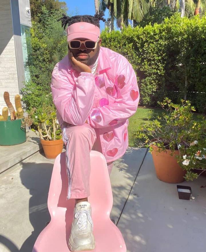 Instagram.com/pinksweats