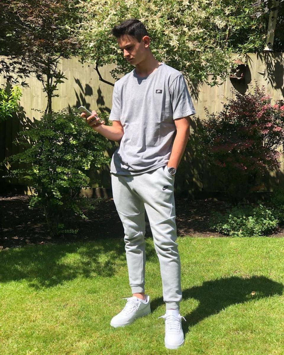 instagram.com/charliepatino10