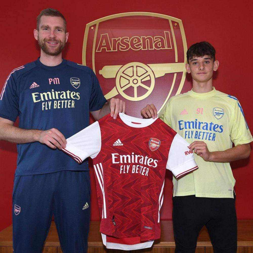 instagram.com/officialarsenalacademy