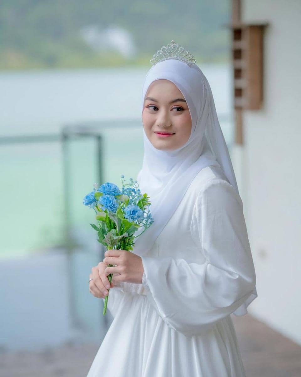 instagram.com/dindahw