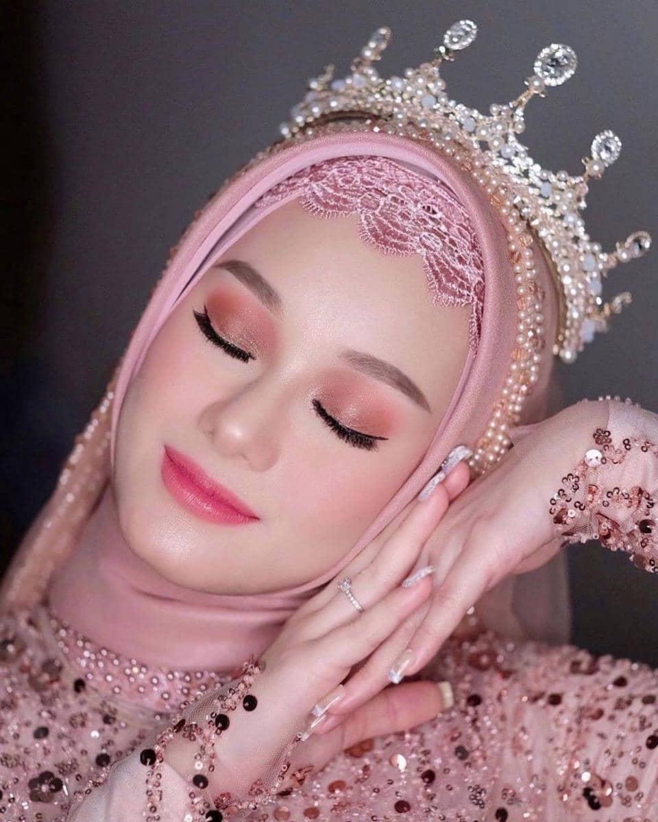 instagram.com/dinndaahw_