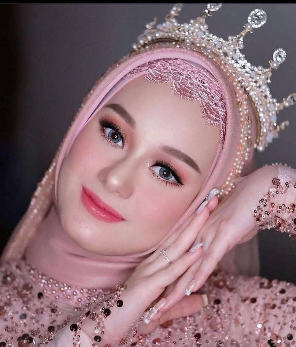 instagram.com/dindahw_96