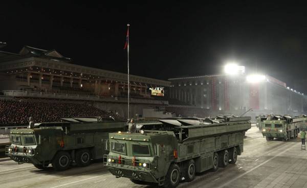 Suasana saat parade militer Korea Utara yang berlangsung tanggal 14 Januari 2021 lalu. (Twitter.com/JosephHDempsey)