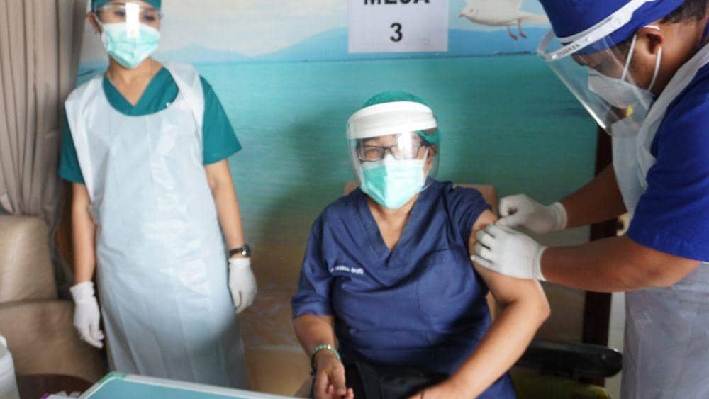 Pelaksanaan vaksinasi COVID-19 di RSUP Sanglah Denpasar (Dok.IDN Times/RSUP Sanglah)
