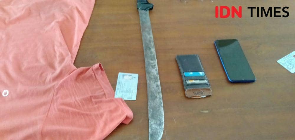Barang bukti pembunuhan sadis di Semail Bangunharjo, Sewon, Bantul. IDN Times/Daruwaskita