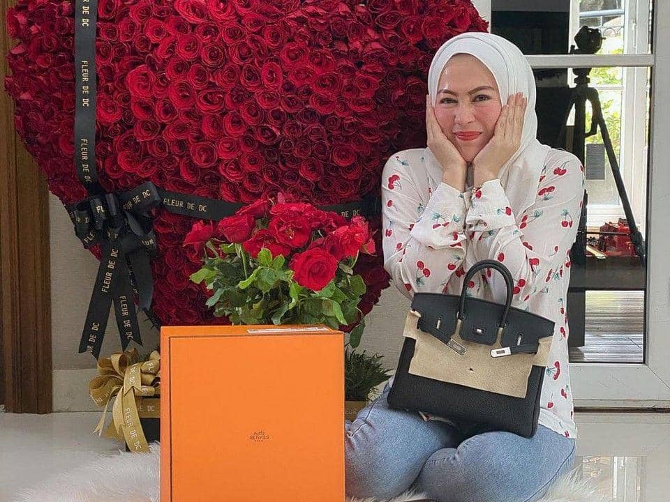 Ultah ke-37, 10 Potret Menawan Shanty Denny yang Kian Stylish Abis