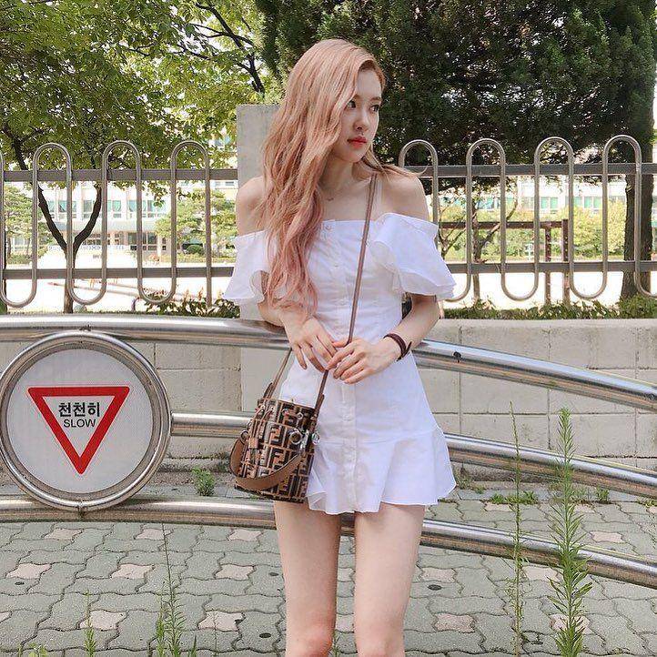 instagram.com/blackpink_rose
