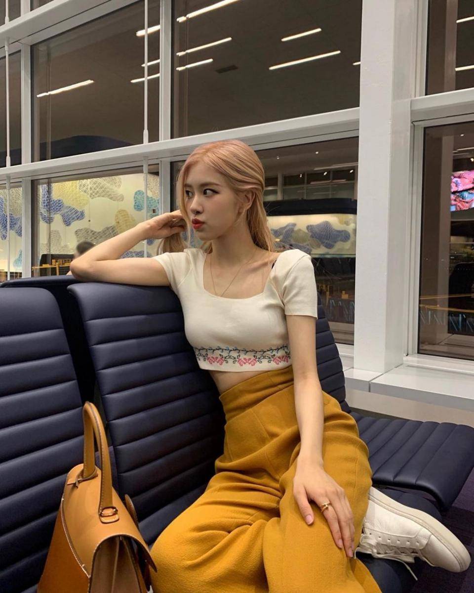 instagram.com/roses_are_rosie