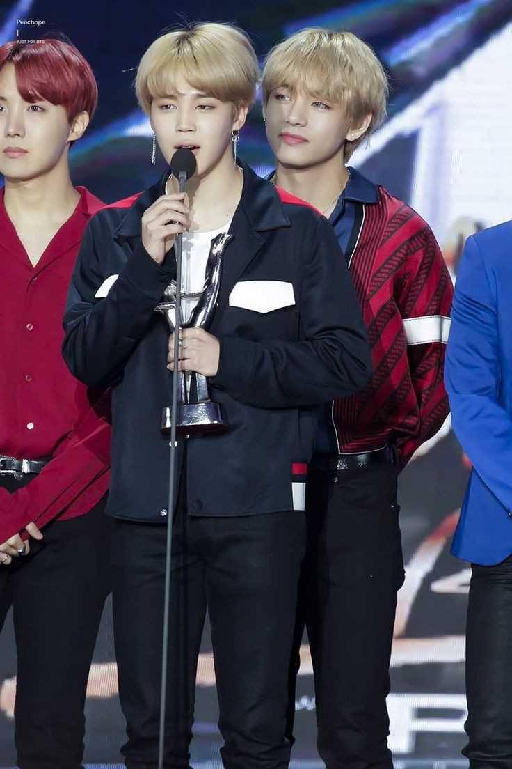 twitter.com/btsxpics