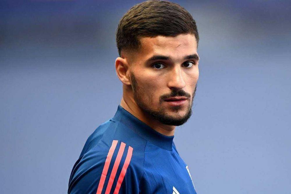10 Potret Menawan Houssem Aouar, Andalan Olympique Lyon yang Memesona