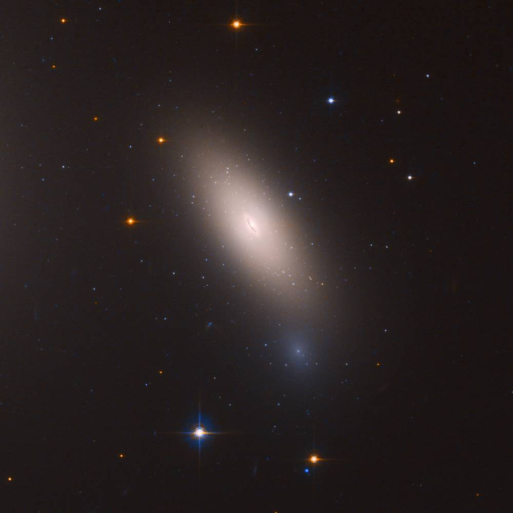 NGC 1277 tertangkap teleskop Hubble. nasa.gov