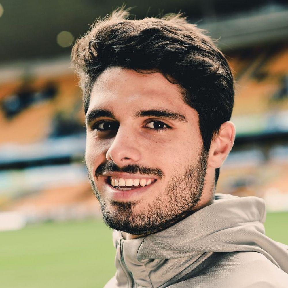 instagram.com/wolves