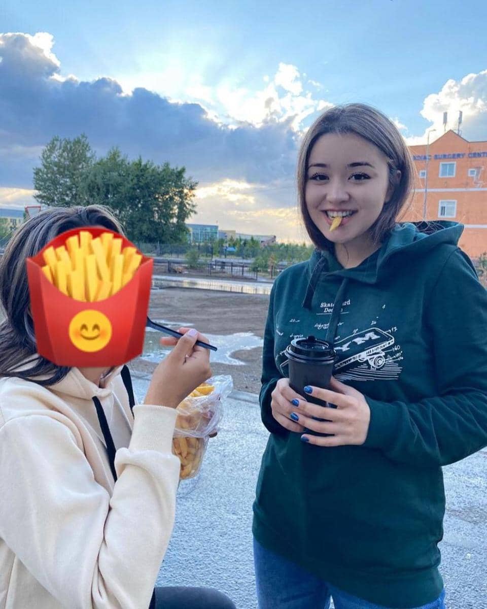 instagram.com/demi.demik