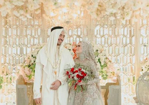 Bertema Timur Tengah, 10 Momen Syahdu Nikahan Reza D'Academy - Valda