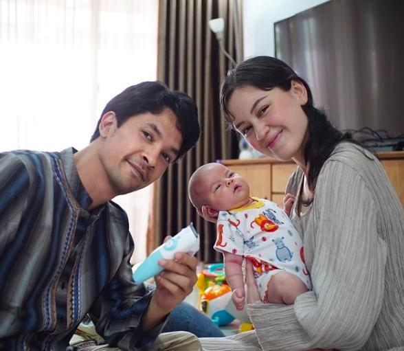 10 Momen Sederhana Akikah Baby Aisyah, Anak Kedua Kimberly Ryder