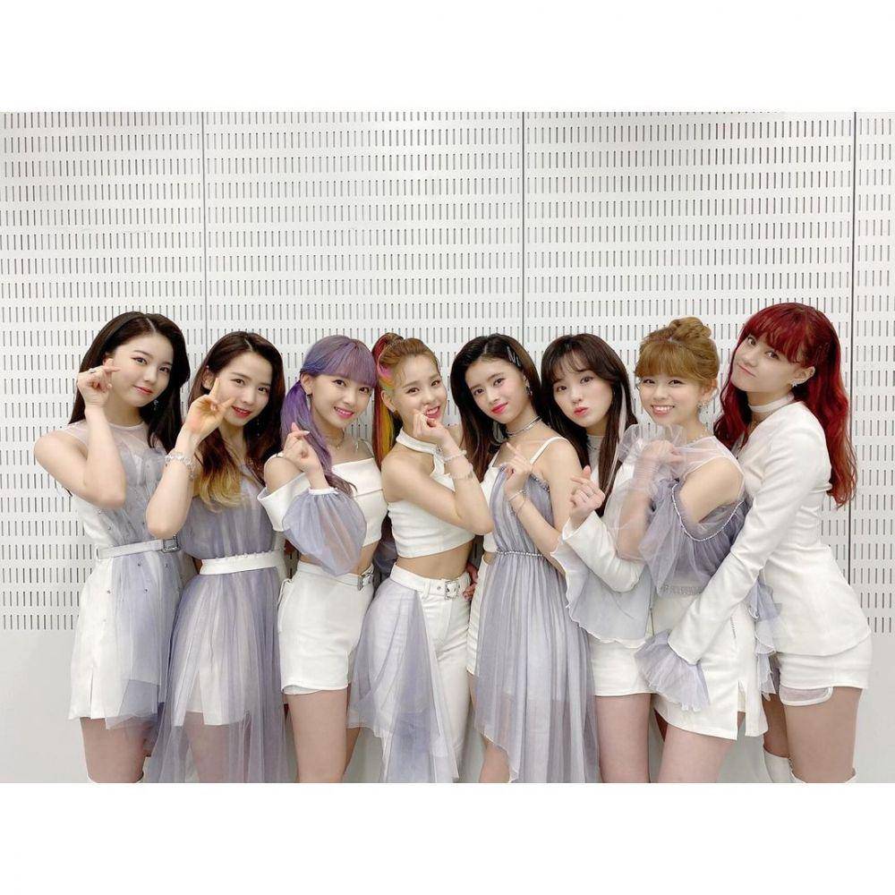 instagram.com/niziu_info_official