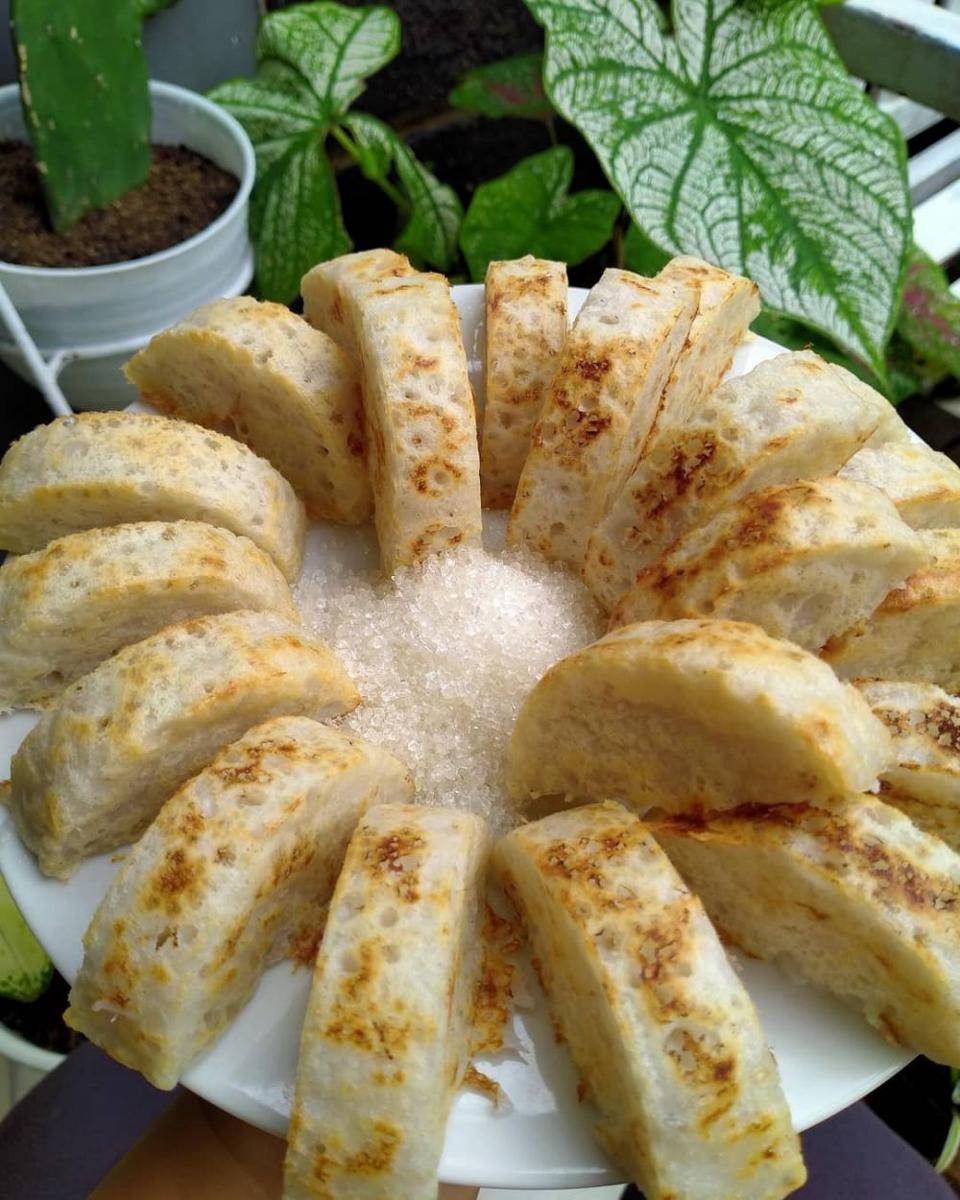 Kue pancong (instagram.com/cikar_food)
