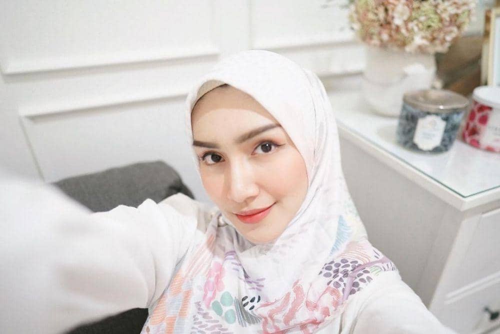instagram.com/melodyprima