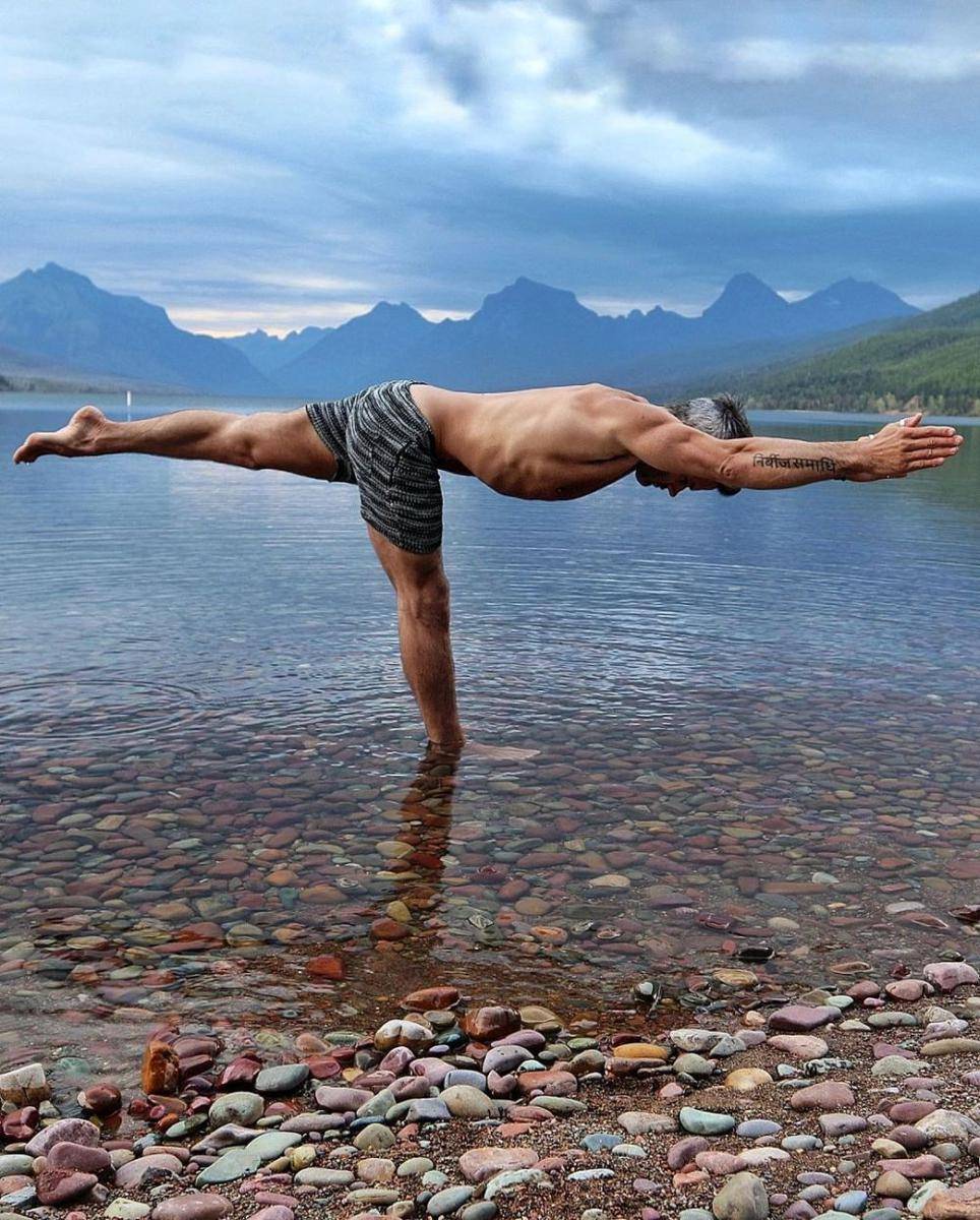 instagram.com/seanphelpsyoga