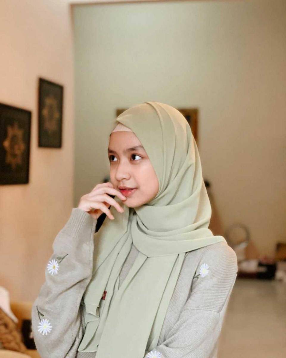 instagram.com/nashwaaaz