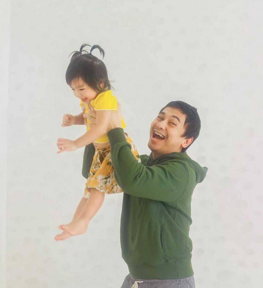 instagram.com/raditya_dika