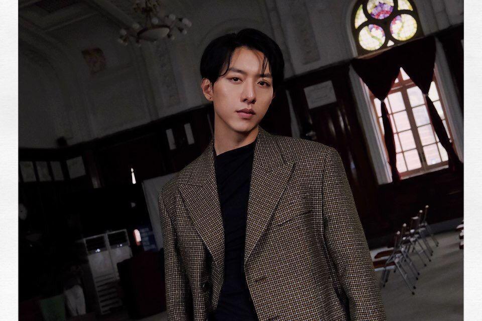 10 Potret Pesona Jungshin, Member CNBLUE yang Mirip Nam Joo Hyuk