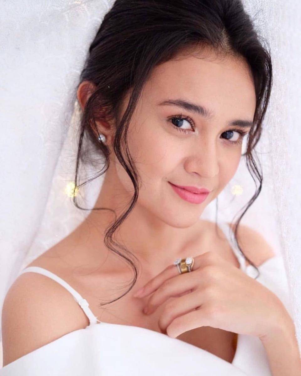 Sveta Sokolova porno rasmlar