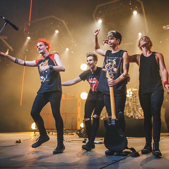 instagram.com/5sos