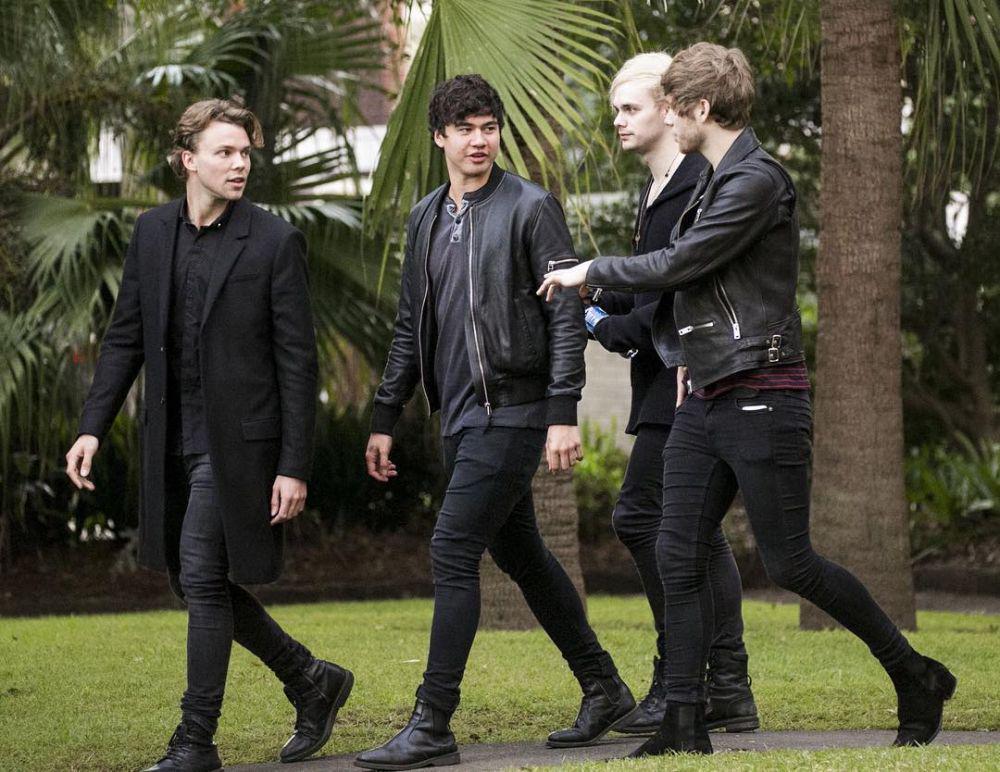 instagram.com/5sos