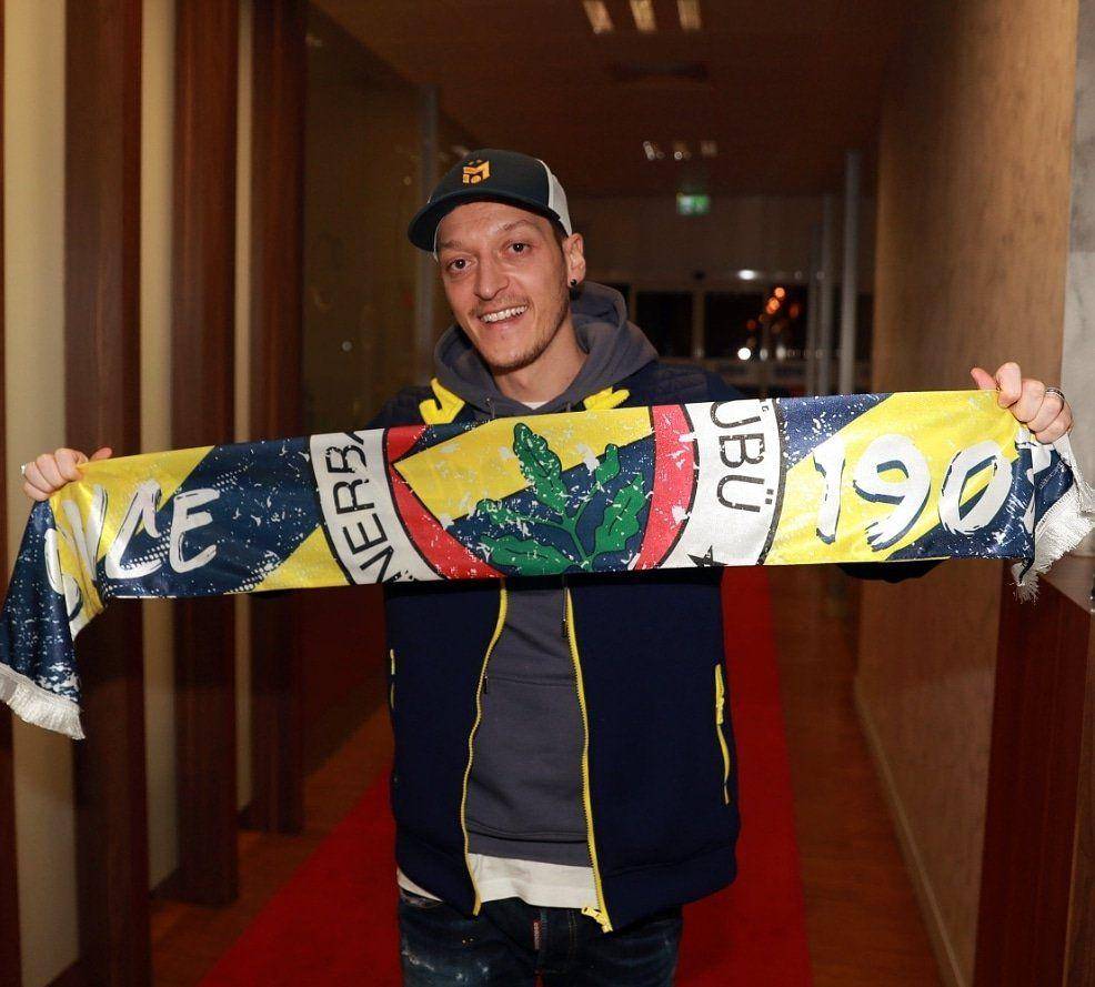twitter.com/MesutOzil1088