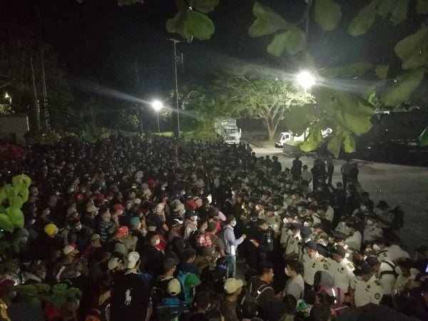Ribuan migran dari Amerika Tengah tertahan di Guatemala untuk memasuki Amerika Serikat. (Twitter.com/LuisKuryaki)