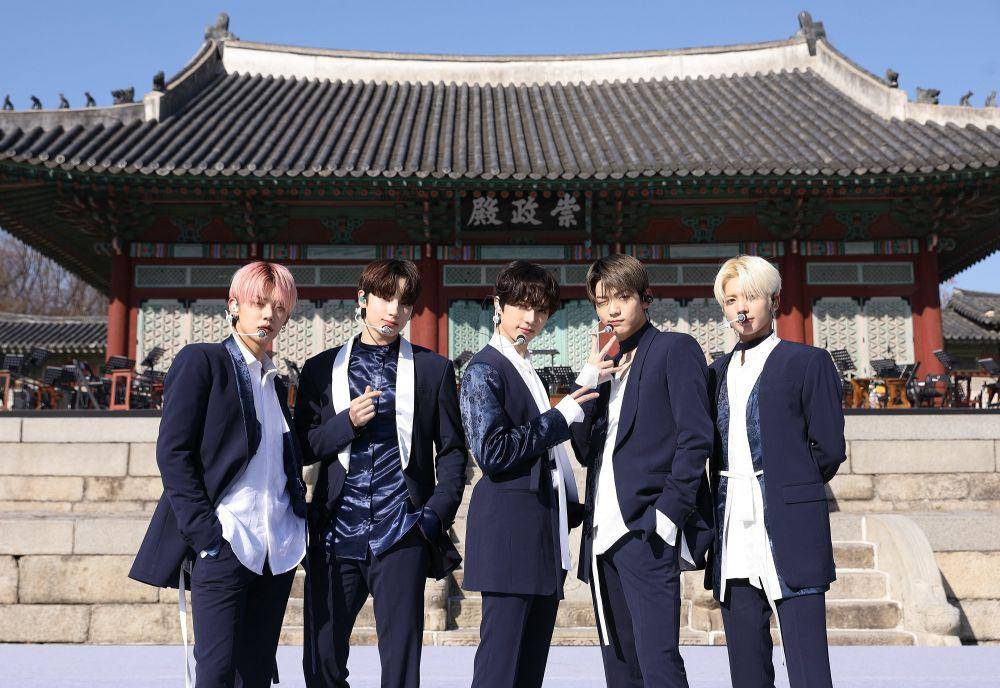 twitter.com/TheKpop