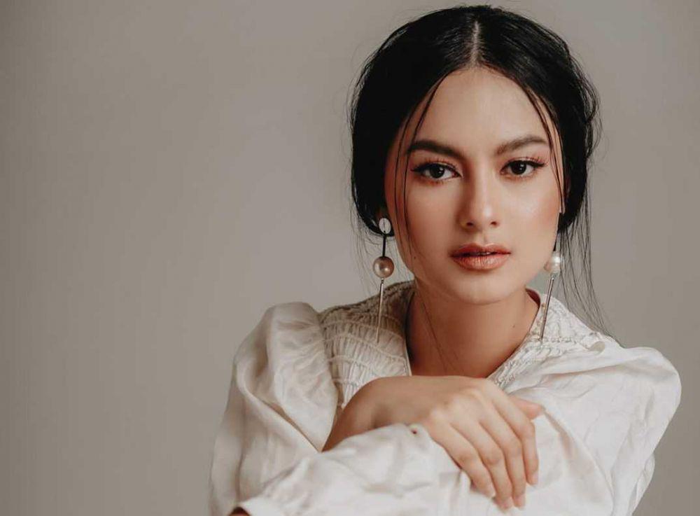 Comeback di Serial Romantis Turn On, 9 Potret Manis Clara Bernadeth