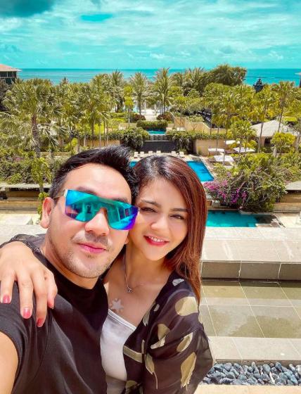 Pengantin Baru, 10 Potret Kemesraan Jenita Janet dan Danu Sofwan