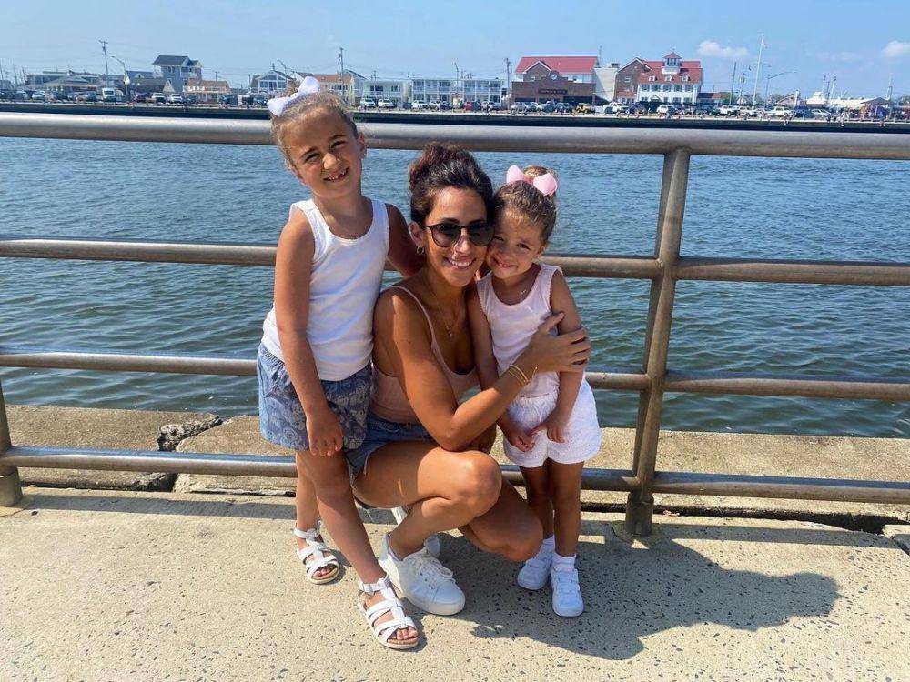 instagram.com/daniellejonas