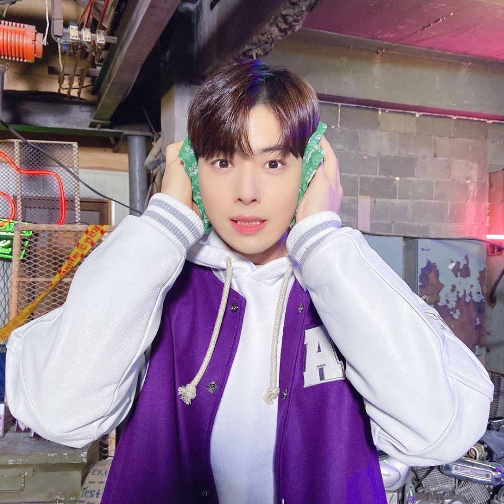 instagram.com/eunwo.o_c