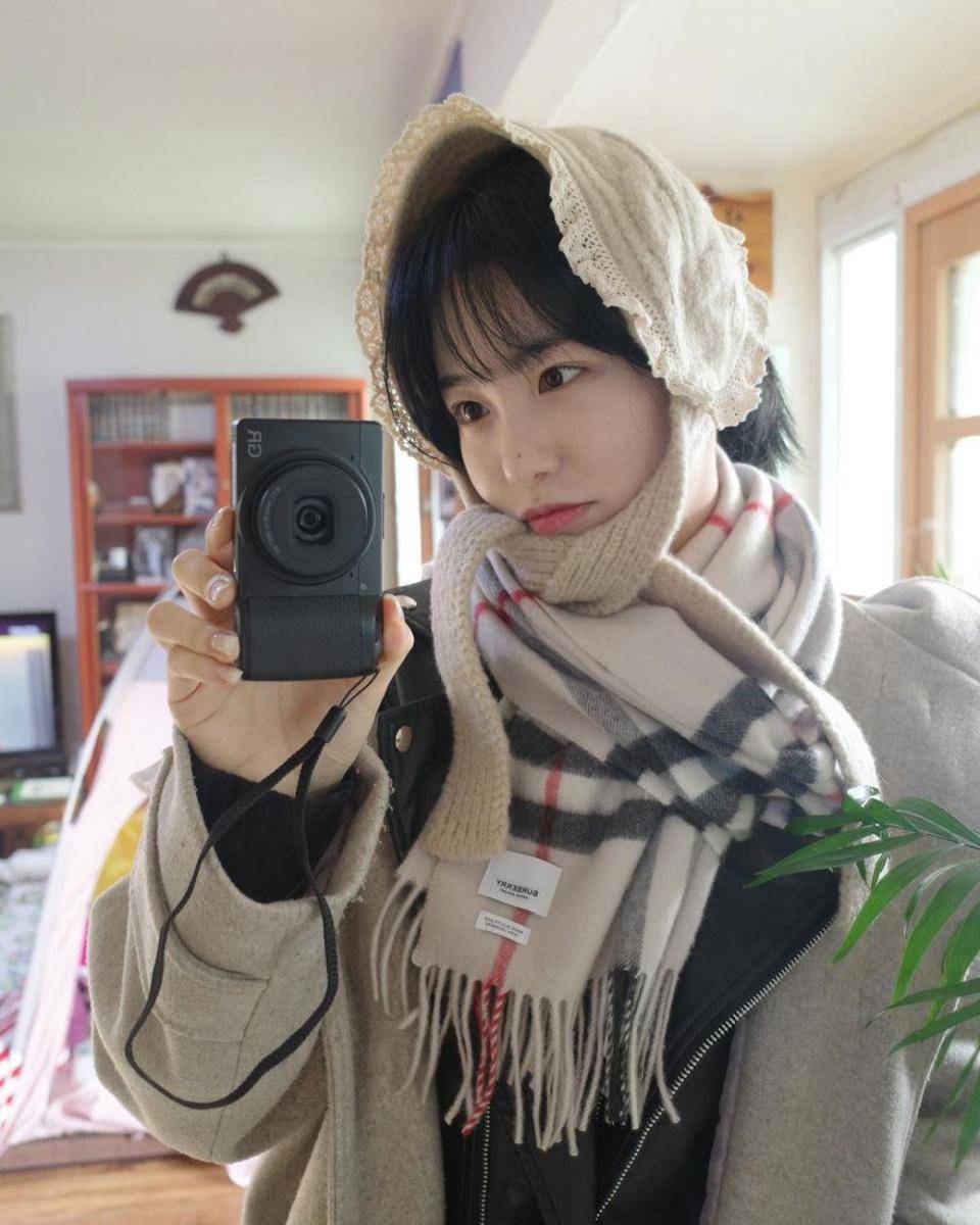 Instagram.com/__shinyeeun