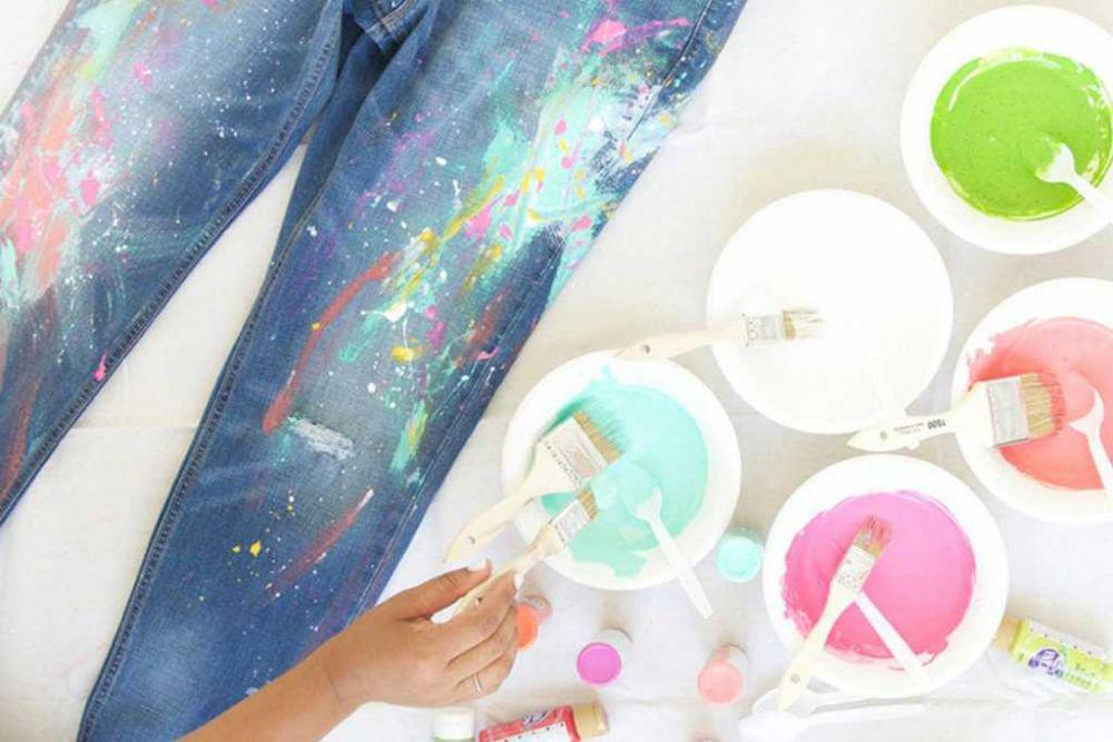 10 Ide Splatter Jeans yang bisa Kamu Coba di Rumah, Unik Banget!