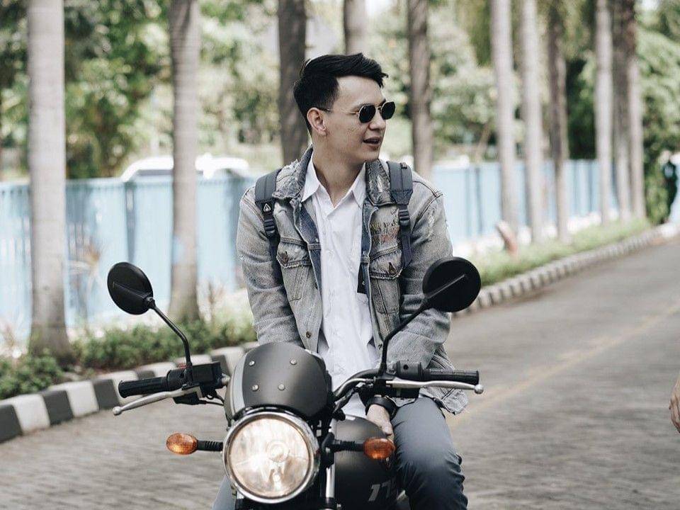 instagram.com/marcelldarwin