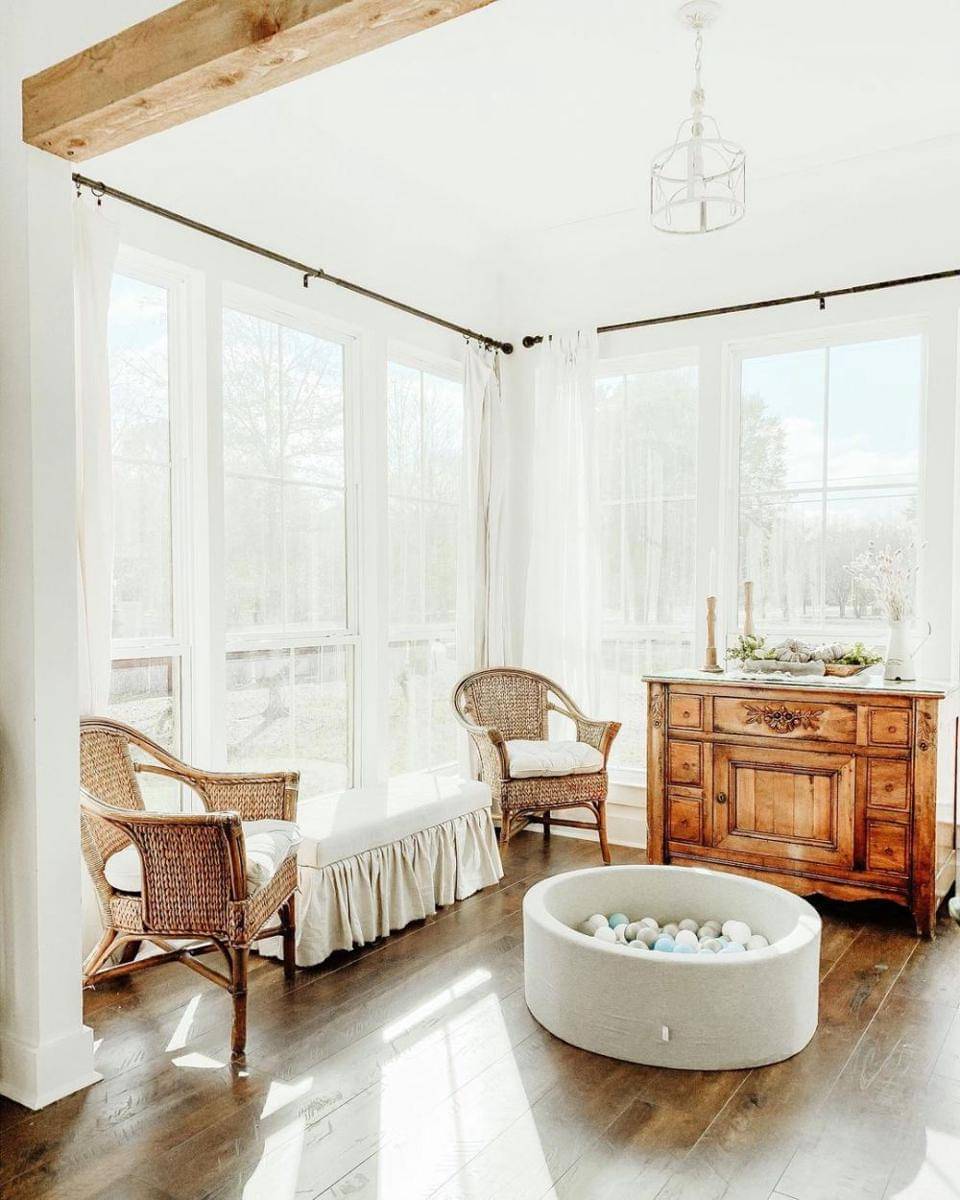 instagram.com/whitecottagefarmhouse