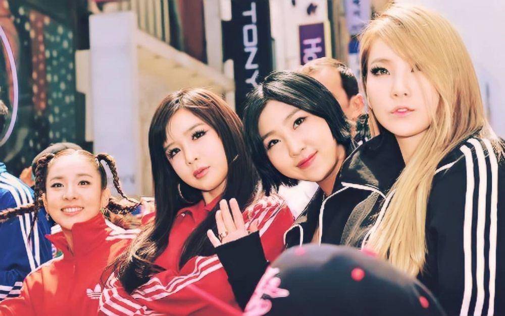 instagram.com/2ne1staytogether