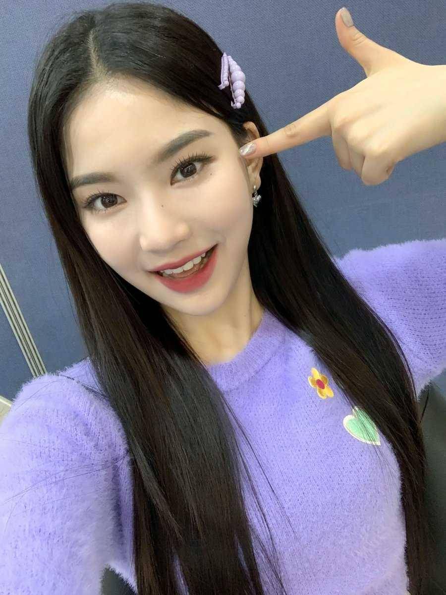 twitter.com/STAYC_official