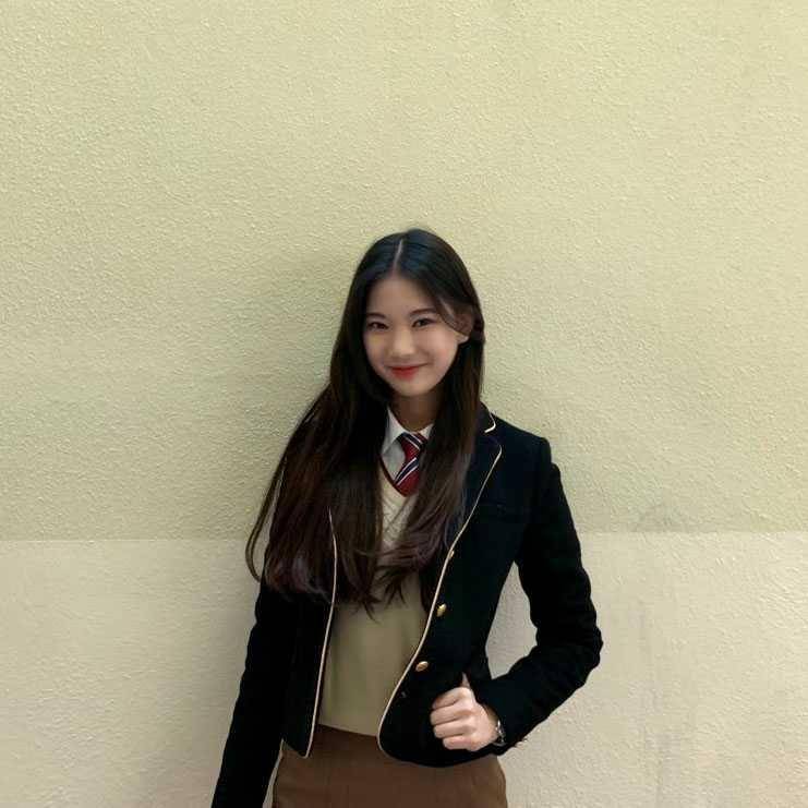 twitter.com/STAYC_official